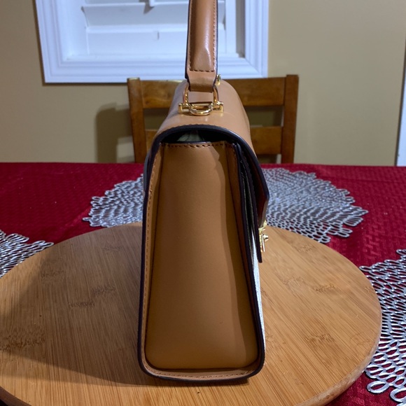 Michael Kors mini purse 👜 - Picture 4 of 7